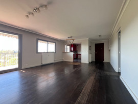 
                                                                                        Vente
                                                                                         Appartement T4 de 105m² - Tassin-la-Demi-Lune