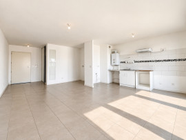 
                                                                                        Vente
                                                                                         Appartement T4 - dernier étage avec terrasse