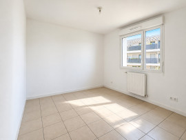 
                                                                                        Vente
                                                                                         Appartement T4 - dernier étage avec terrasse