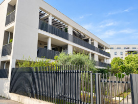 
                                                                                        Vente
                                                                                         Appartement T4 - dernier étage avec terrasse