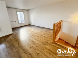 
                                                                                        Vente
                                                                                         Appartement T4 en duplex - Terrasses et parking