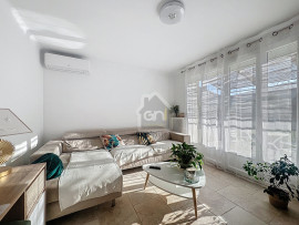 
                                                                                        Location
                                                                                         Appartement T4 - Terrasse, Garage.