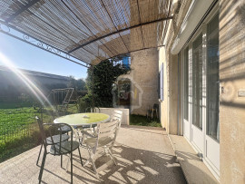 
                                                                                        Location
                                                                                         Appartement T4 - Terrasse, Garage.