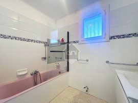 
                                                                                        Location
                                                                                         Appartement T4 - Terrasse, Garage.