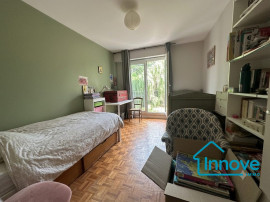 
                                                                                        Vente
                                                                                         Appartement T5 à Vendre - Versailles Montreuil