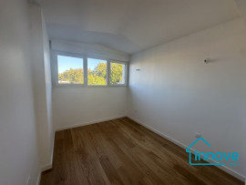 
                                                                                        Vente
                                                                                         Appartement T5 duplex dernier étage