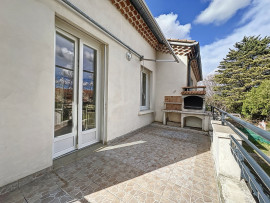 
                                                                                        Location
                                                                                         Appartement T5 - Terrasse