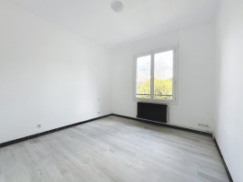 
                                                                                        Location
                                                                                         Appartement T5 - Terrasse