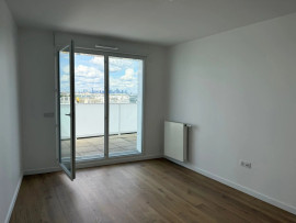 
                                                                                        Vente
                                                                                         Appartement T5 Triplex  à Issy les Moulineaux