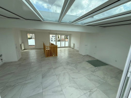 
                                                                                        Vente
                                                                                         Appartement T5 Triplex  à Issy les Moulineaux