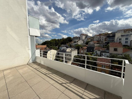 
                                                                                        Vente
                                                                                         Appartement T5 Triplex  à Issy les Moulineaux