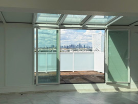 
                                                                                        Vente
                                                                                         Appartement T5 Triplex  à Issy les Moulineaux