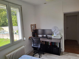 
                                                                                        Location
                                                                                         Appartement TBE plein sud, forfait avec Internet