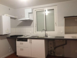 
                                                                                        Location
                                                                                         Appartement tranquille