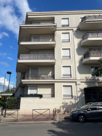 
                                                                                        Location
                                                                                         Appartement tranquille