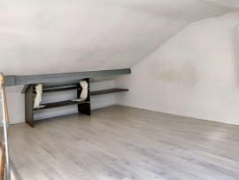 
                                                                                        Location
                                                                                         Appartement tranquille, avec jardin
