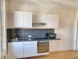 
                                                                                        Location
                                                                                         Appartement tranquille, avec jardin