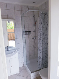 
                                                                                        Location
                                                                                         Appartement tranquille avec terrasse
