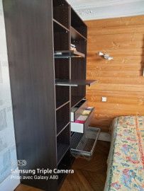 
                                                                                        Location
                                                                                         Appartement tranquille de 3 pièces Paris 10è.