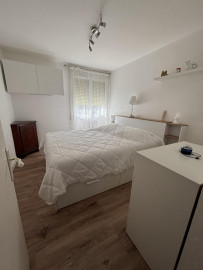 
                                                                                        Location
                                                                                         Appartement, tranquille et très confortable.
