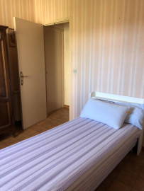 
                                                                                        Location
                                                                                         Appartement tranquille , rue  très peu de passage