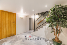Vente
Appartement traversant - Cœur de Passy