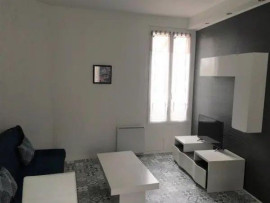 
                                                                                        Location
                                                                                         Appartement traversant, entièrement équipé