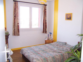 
                                                                                        Location
                                                                                         Appartement traversant T2 calme et lumineux