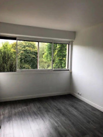 
                                                                                        Location
                                                                                         Appartement très lumineux, résidence calme