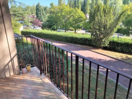 
                                                                                        Location
                                                                                         Appartement très lumineux, résidence calme