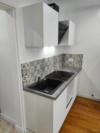 Location
Appartement très lumineux vue Tour Eiffel (loyer tout inclus)