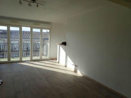 
                                                                                        Location
                                                                                         Appartemment T2 à louer
