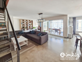 
                                                                                        Vente
                                                                                         Appt. T4 en duplex dans maison de village - Garage