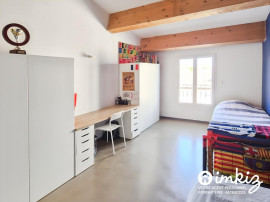 
                                                                                        Vente
                                                                                         Appt. T4 en duplex dans maison de village - Garage