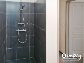 
                                                                                        Vente
                                                                                         Appt. T4 en duplex dans maison de village - Garage