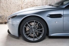 
                                                                                        Voiture
                                                                                         Aston Martin V8 Vantage S N430 4.7 436 BVM