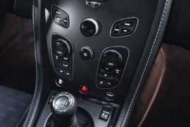 
                                                                                        Voiture
                                                                                         Aston Martin V8 Vantage S N430 4.7 436 BVM