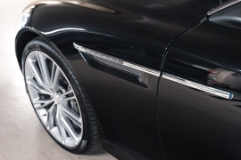 
                                                                                        Voiture
                                                                                         Aston Martin Virage V12 6.0 500