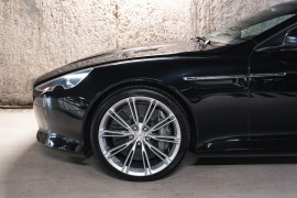 
                                                                                        Voiture
                                                                                         Aston Martin Virage V12 6.0 500