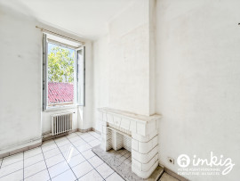 
                                                                                        Vente
                                                                                         Atypique appartement + combles aménageables