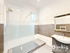 
                                                                                        Vente
                                                                                         Atypique appartement + combles aménageables