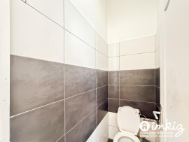 
                                                                                        Vente
                                                                                         Atypique appartement + combles aménageables