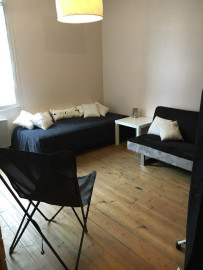 
                                                                                        Location
                                                                                         Atypique Maison 60m² de courée meublée