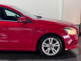 Voiture
Audi A-Class 1.5 A180d Sport (Executive) Hatchback 5dr Diesel 7G-DCT Euro 6 (s/s) (109 ps) Hatchback