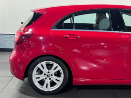 Voiture
Audi A-Class 1.5 A180d Sport (Executive) Hatchback 5dr Diesel 7G-DCT Euro 6 (s/s) (109 ps) Hatchback