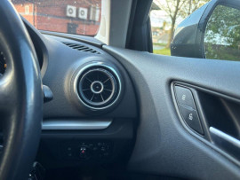 
                                                                                        Voiture
                                                                                         Audi A3 1.4 TFSI CoD SE Sportback 5dr Petrol S Tronic Euro 6 (s/s) (150 ps)