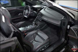 
                                                                                        Voiture
                                                                                         Audi R8 Spyder