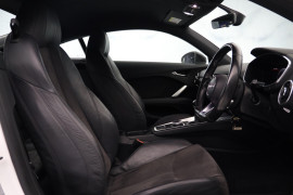 
                                                                                        Voiture
                                                                                         Audi TT 2.0 TDI ultra Sport Euro 6 (s/s) 3dr