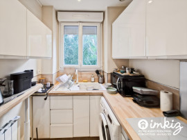 
                                                                                        Vente
                                                                                         Auteuil - 2 pièces traversant