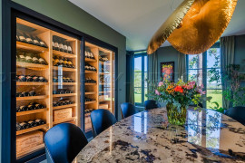 
                                                                                        Vente
                                                                                         AUVERGNE ELEGANT MANOIR du XVIII éme Meublé et décoré